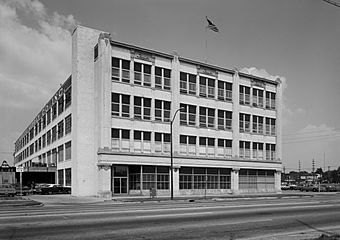 Cole Motor Car Company.jpg