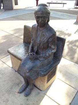 Rosa Parks (sculpture), Eugene, Oregon.jpg