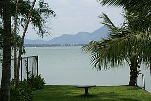 2010.05.15.131950 Vista Lago Amatitlán Guatemala