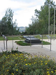 Grave of Ze'ev Jabotinsky IMG 1161