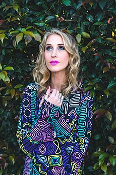 Maude-garrett-2018-whut-photoshoot