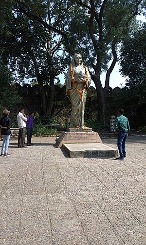 Statue of Ahilybai Holkar, Maheshwar