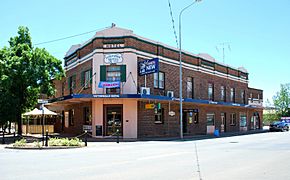 West Wyalong Tattersalls Hotel 001