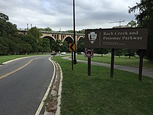 2016-10-07 14 23 07 View south along the Rock Creek and Potomac Parkway at Calvert Street NW in Washington, D.C.