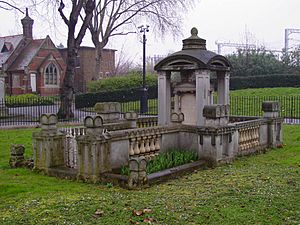 2778soaneMausoleumOldStPancrasChurchyard