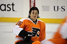 Arron Asham warming up