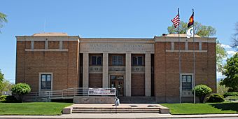 Cañon City Municipal Building.JPG