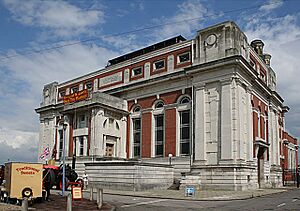 Engine House, Kempton Waterworks - geograph.org.uk - 476790