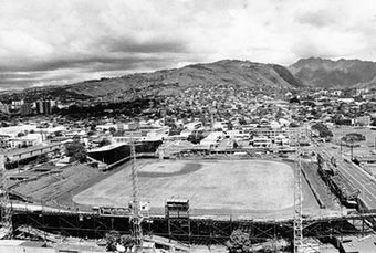 Honolulu Stadium.jpg