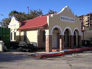 Kings Beach Bathing Pavilion (2006).jpg