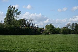 Cropredy, by Cropredy Bridge - geograph.org.uk - 1297392.jpg