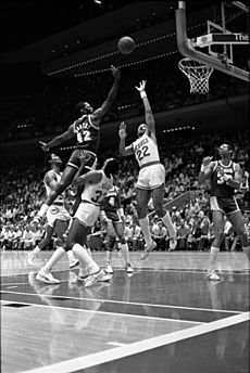 James Worthy attempting layup vs Houston Rockets 1986-05-17