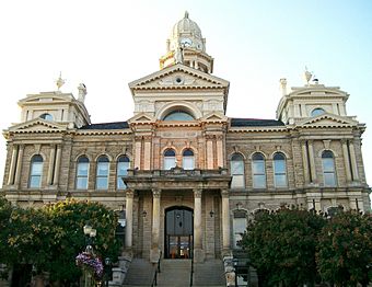 St Clairsville Ohio Courthouse.jpg