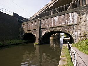 Stewart Aqueduct BCN from New Main Line.jpg