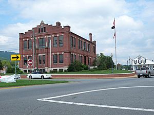 Dade County Courthouse  in Trenton