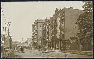 Euclid Avenue 1905 CP06247 - DPLA - a7e8a7231c0e6e869f1f012d8855533f