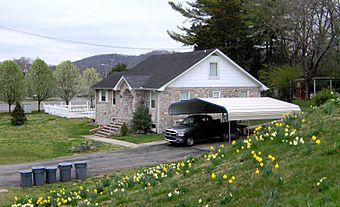 Oak-ridge-stone-house1.jpg