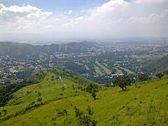 SUBIENDO EL CERRO EN MARACAY