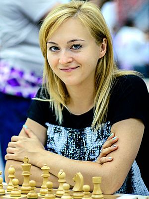 Ushenina Anna (30273298782) (cropped).jpg