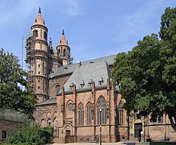 Wormser Dom Seitenansicht