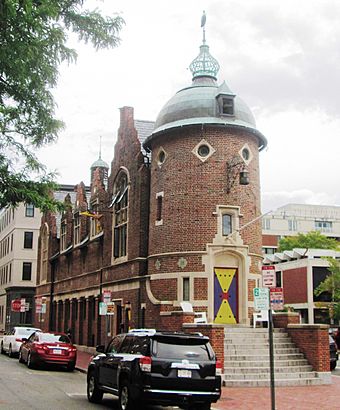 2017 Harvard Lampoon Building from west, Cambridge, Massachusetts.jpg