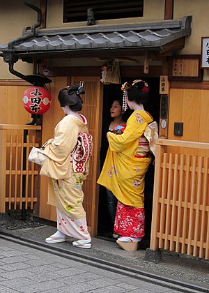 Geisha, maiko, shikomi in Kyoto