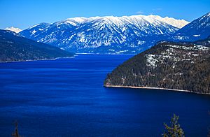 Slocan Lake (15995871222).jpg