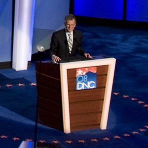 Tom Daschle 2008 DNC (cropped1)