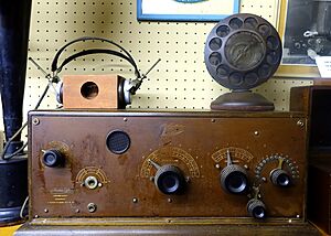 Zenith, Chicago Radio Laboratory - New England Wireless & Steam Museum - East Greenwich, RI - DSC06643