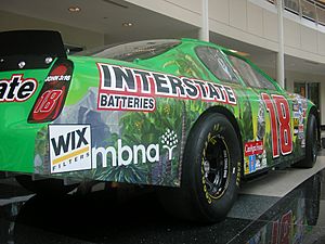 Bobby-Labonte-18-Car-Madagascar-Theme-JGR