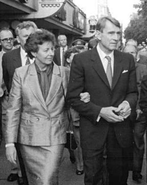 Bundesarchiv Bild 183-1987-0930-046, Dresden, Koivisto-Besuch, Wolfgang Berghofer-2