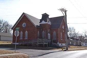 Warren Street Episcopal Church, Warrensburg, MO.jpg