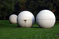 MuensterGiantPoolBalls260