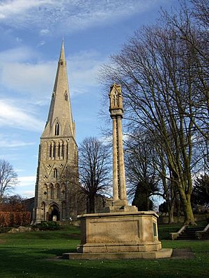 Raunds war memorial - geograph.org.uk - 1224361.jpg