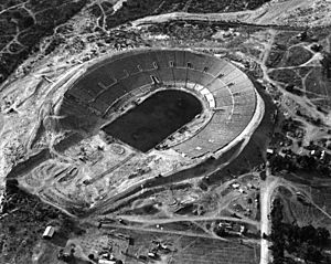 RoseBowl-construction1921