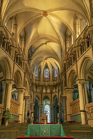 CANTERBURY ALTAR 7431