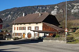 Crémines village