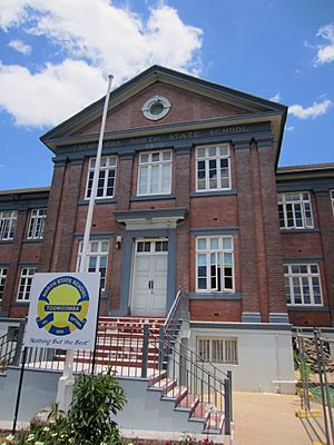 Main entrance, Taylor Street.jpg