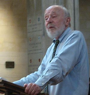 Marcus Borg speaking in Mansfield College chapel.JPG