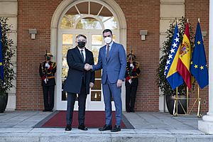 Pedro Sánchez y Željko Komšić en Palacio de La Moncloa 20220209 (2)