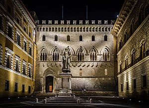 The oldest surviving bank in the world. Siena, Italy. (23117920029)