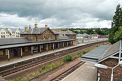 CuparRailwayStation(JimBain)Jul2006.jpg