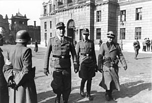 Bundesarchiv Bild 101I-680-8283A-30A, Budapest, Otto Skorzeny, Adrian v. Fölkersam