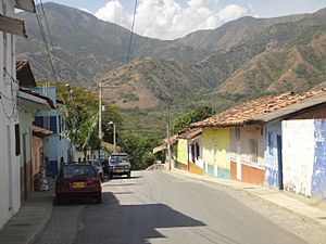 Calle principal Olaya.JPG