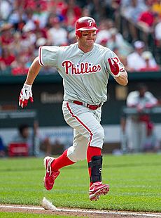 Jim Thome runs to first base (cropped)