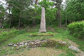 Obelisk vid Kimito kyrka 3