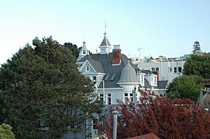 The Caselli Mansion, San Francisco (3720041013).jpg