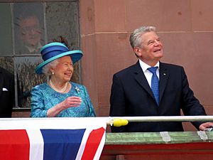 25.Jun.2015 Queen Elizabeth II. and Prince Philip's visit to Frankfurt (18964921388)