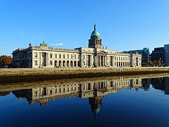 Southern façade of the Custom House