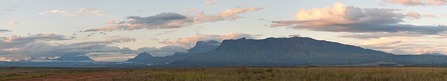 Kavanayén panorámica tepuys